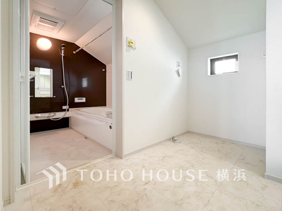 一日の始まりと終わりを心地よく演出してくれる、多彩な機能が備えられたパウダールーム。心地よいリフレッシュ空間です。