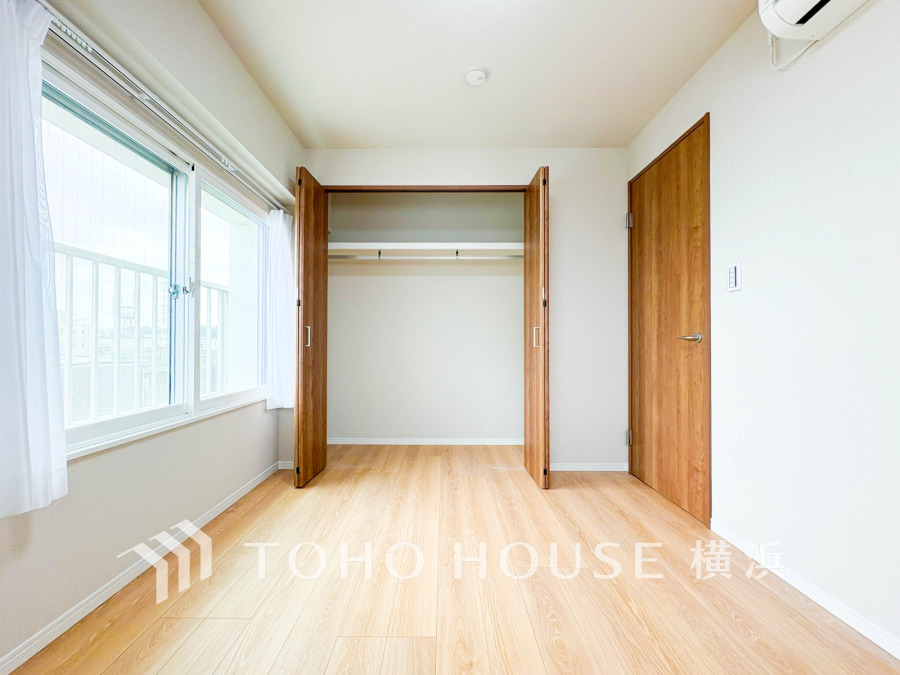 1日の疲れを癒し、心地よく寛げるようゆったりとした広さを確保しています。プライベートタイムをより優雅に穏やかに…。落ち着いた雰囲気を紡ぎます。