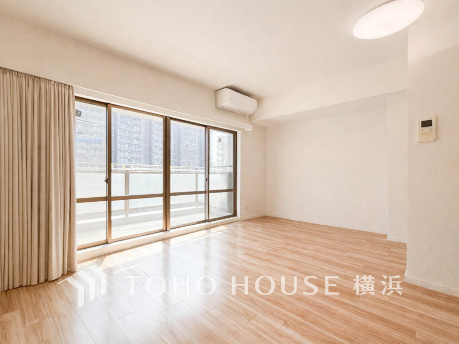 たっぷり南からの採光で明るいLDKは約15帖の広さがあり、開放的で快適な居住空間です。風通し良く、ついつい長居してしまう。そんな素敵なLDKを是非ご堪能ください。