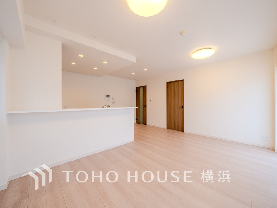 上質な時間を育む暮らしのメインステージ。寛ぎとコミュニケーションを育む居心地のよい場所。ここで楽しむ家族の時間が絆をより深めてくれそうです。