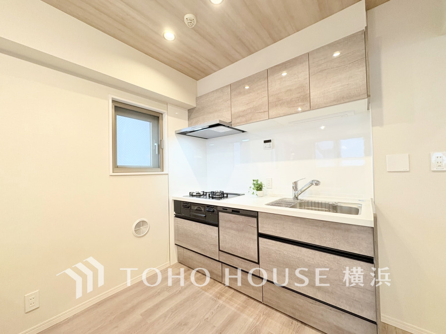 食洗機、浄水器付き。美しさと機能性がひとつになったキッチンです。