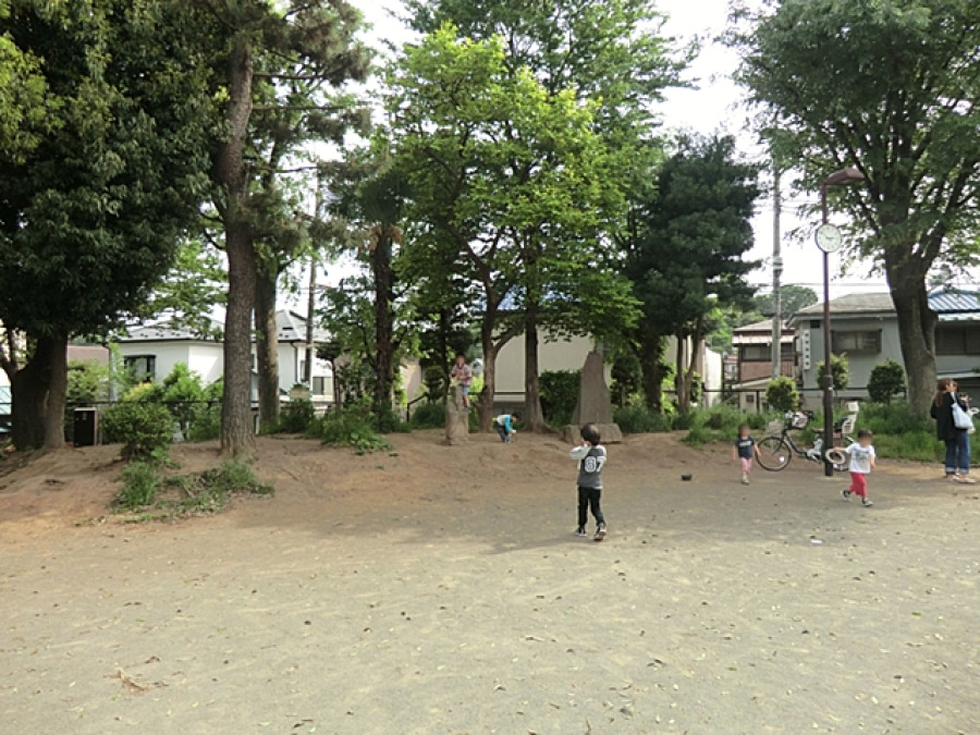 馬場赤門公園　約120ｍ