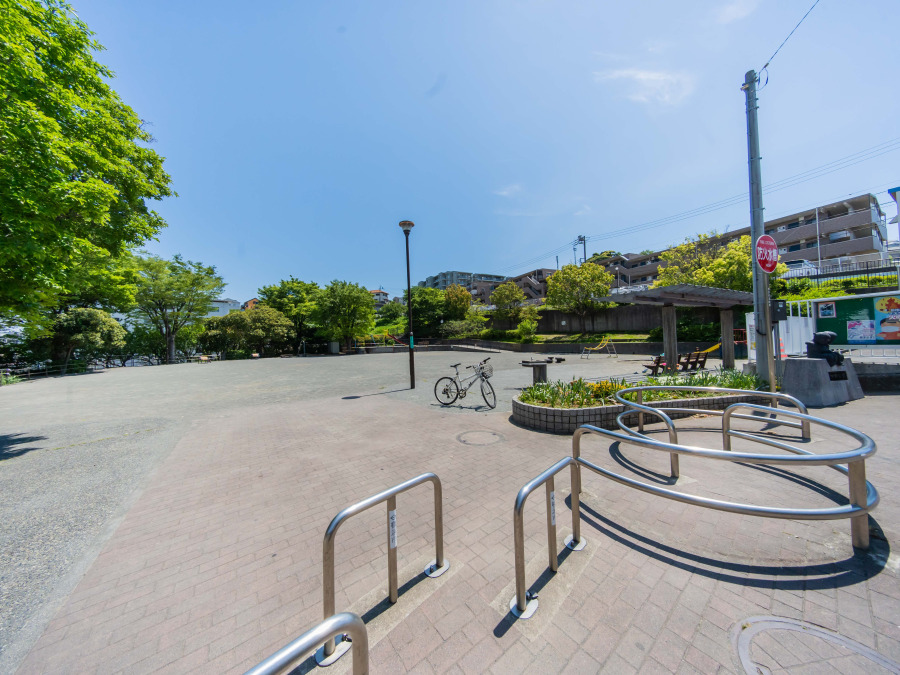 中原公園　約450ｍ