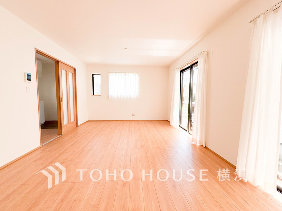 オープンでのびやかな空間を生み出す、こだわりの「広がり」と「ゆとり」。家族と過ごす時間を大切にした住空間♪