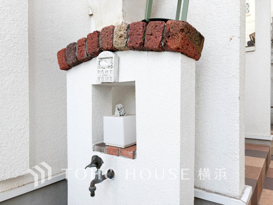 ここから始まる「日常」はご家族にとって大切で貴重な時間。少しでも豊かに、少しでも快適に。そんな想いから生まれた本邸宅は、これから先のお住まいをきっと支えてくれるはずです。