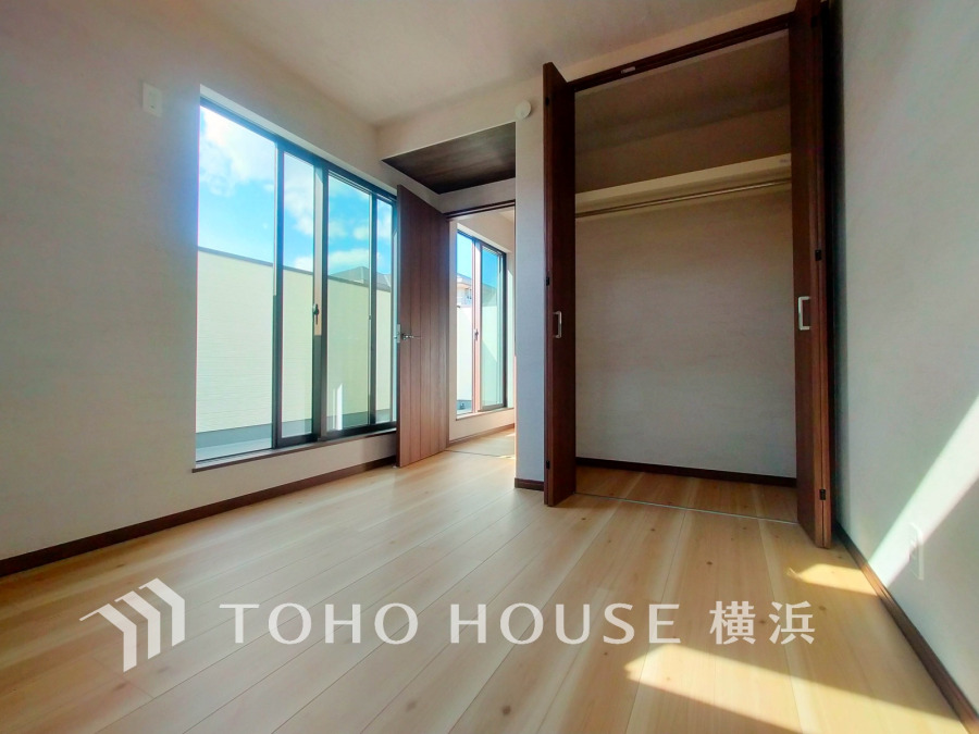 家族一人ひとりの大切なプライベート空間。趣味・感性で個性的に飾って頂けるようシンプルに仕上げてあります。自分時間を充実させながら心豊かなひとときを過ごすための大切な空間。