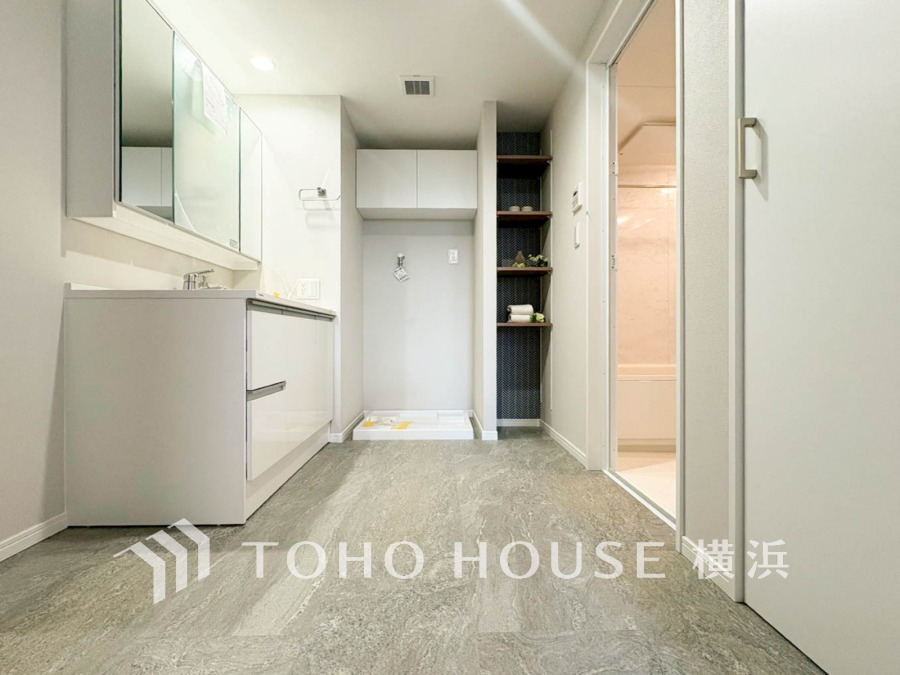 一日の始まりと終わりを心地よく演出してくれる、多彩な機能が備えられたパウダールーム。心地よいリフレッシュ空間です。