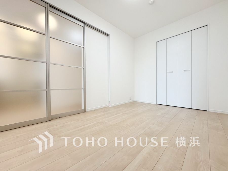 家族一人ひとりの大切なプライベート空間。趣味・感性で個性的に飾って頂けるようシンプルに仕上げてあります。自分時間を充実させながら心豊かなひとときを過ごすための大切な空間。