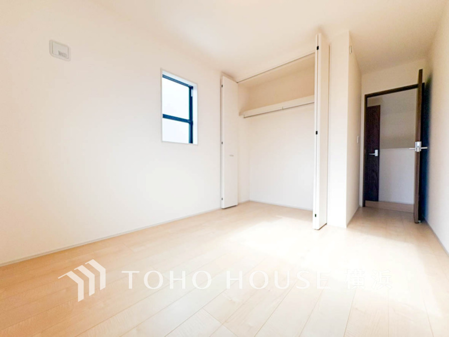 家族一人ひとりの大切なプライベート空間。趣味・感性で個性的に飾って頂けるようシンプルに仕上げてあります。自分時間を充実させながら心豊かなひとときを過ごすための大切な空間。