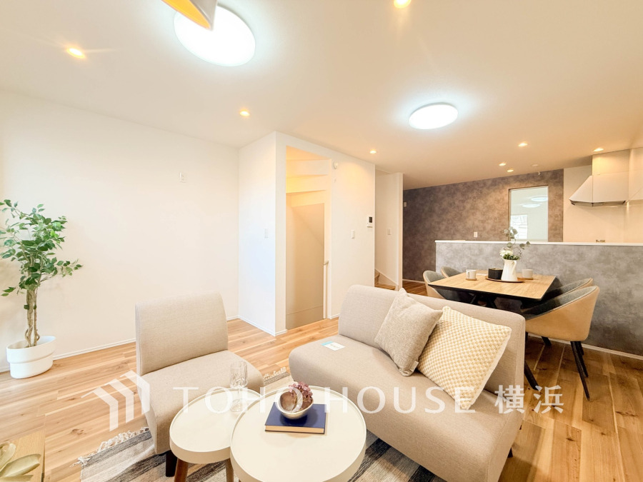 上質な時間を育む暮らしのメインステージ。寛ぎとコミュニケーションを育む居心地のよい場所。ここで楽しむ家族の時間が絆をより深めてくれそうです。