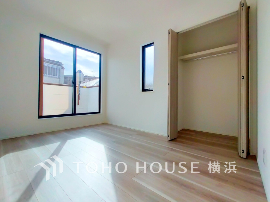 ゆとりと収納を確保した洋室。自分時間を充実させながら心豊かなひとときを過ごすための大切な空間です。
