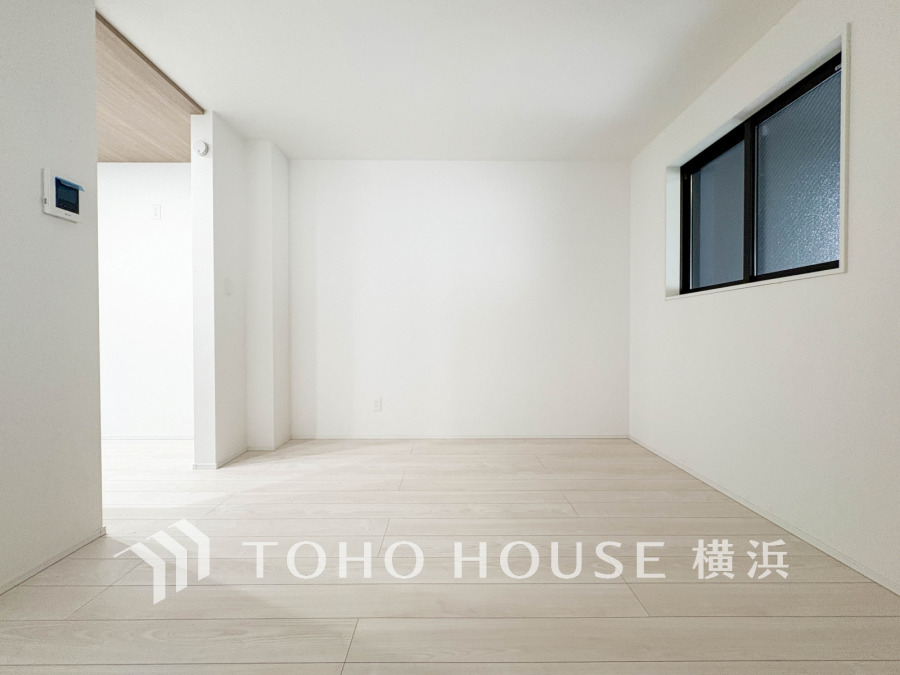 家族一人ひとりの大切なプライベート空間。趣味・感性で個性的に飾って頂けるようシンプルに仕上げてあります。自分時間を充実させながら心豊かなひとときを過ごすための大切な空間。
