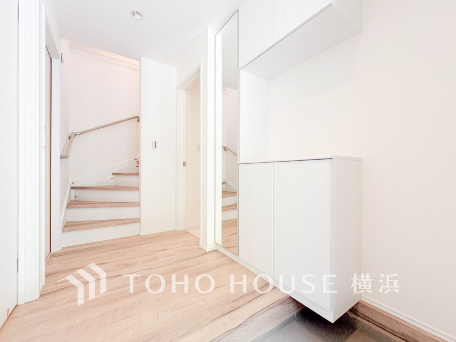 居住者の帰り、訪れる方を優しく迎え、やすらぎに満ちた生活空間を予感させる。健やかな暮らしを楽しめそう。