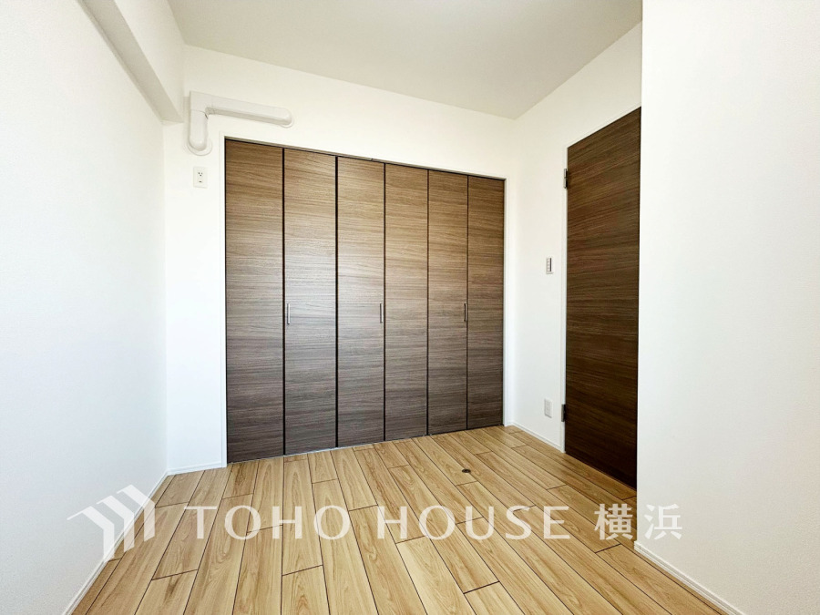 家族一人ひとりの大切なプライベート空間。趣味・感性で自由に演出できるよう、シンプルに仕上げた空間。暮らし心地を大きく左右する収納を、適材適所に配置し、使い勝手にも考慮しました。