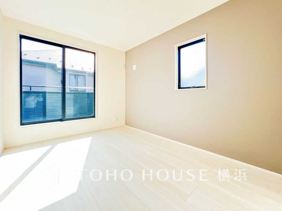 穏やかな寛ぎを届ける上質仕様のゆとりあるお部屋。自分時間を充実させながら心豊かにできるプライベート空間。