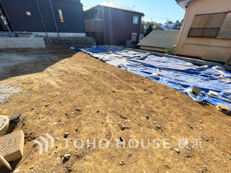 51坪超の広々とした敷地に陽射しがたっぷりと降り注ぎます。
