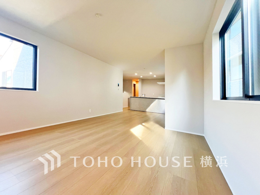 和やかで洗練された空間の演出。寛ぎとコミュニケーションを育む居心地のよい場所。