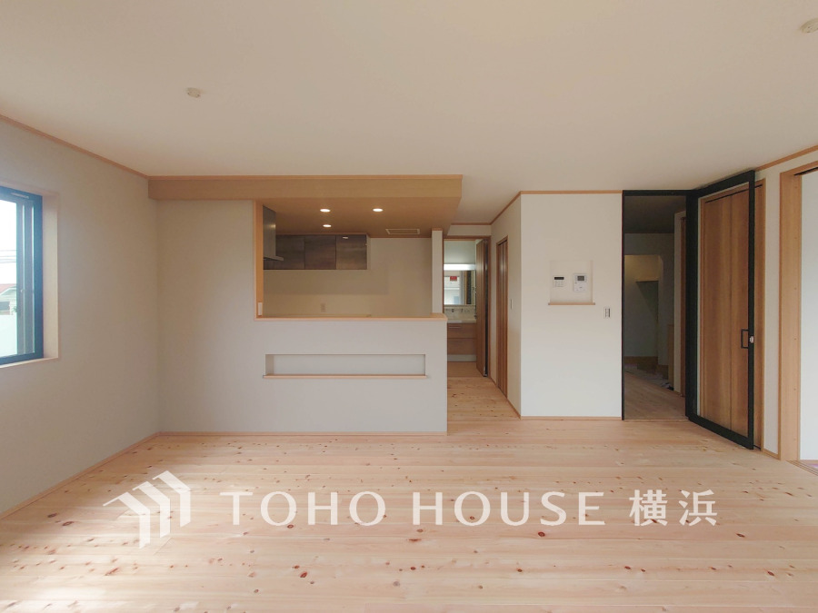 一日の中で多くの時間を過ごすことになる住まいだからこそ、いつも穏やかな空間であるように心掛けています。構成する建材などへの配慮が、住まう方の健康を守ります。