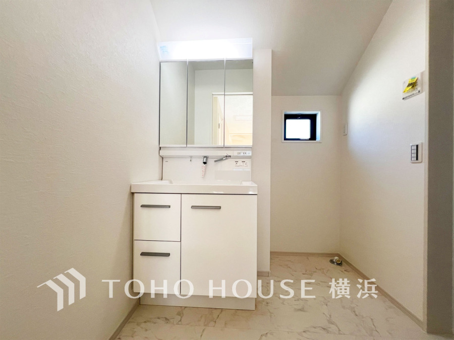 一日の始まりと終わりを心地よく演出してくれる、多彩な機能が備えられたパウダールーム。心地よいリフレッシュ空間です。