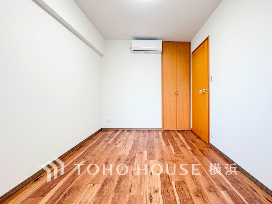 穏やかな風と陽光を導き、プライバシーに配慮された設計プランを採用し、居住性を一段と心地よいものにしています。明るく開放的な空間を演出しております。