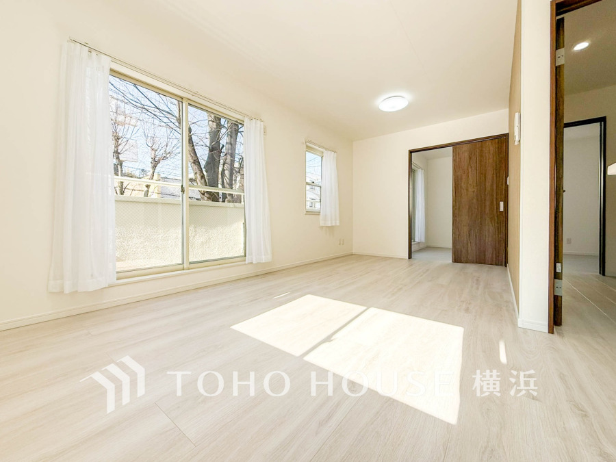 やわらかな陽射しが降り注ぐ、和やかで洗練されたLDK空間。
