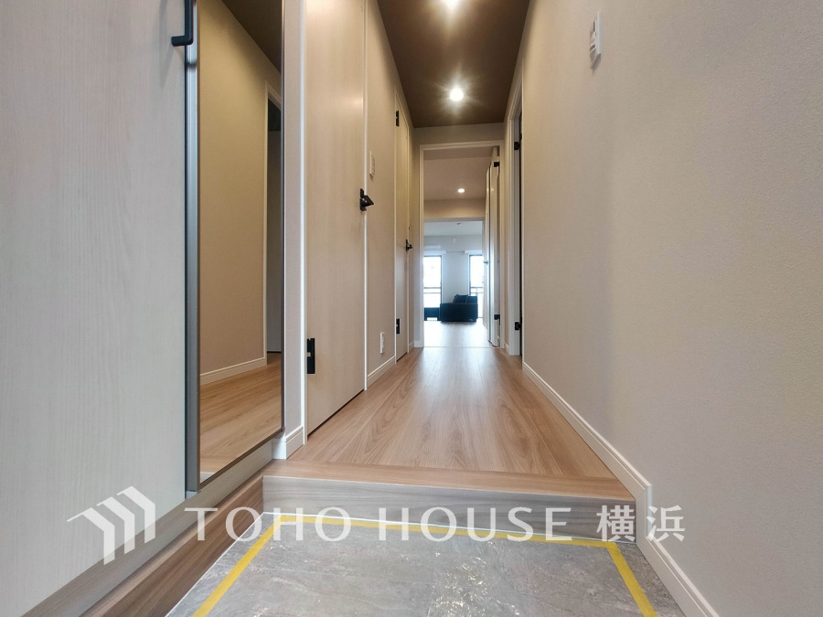 ご家族の帰り、訪れる方を優しく迎え、やすらぎに満ちた生活空間を予感させる。健やかな暮らしを楽しめそう。