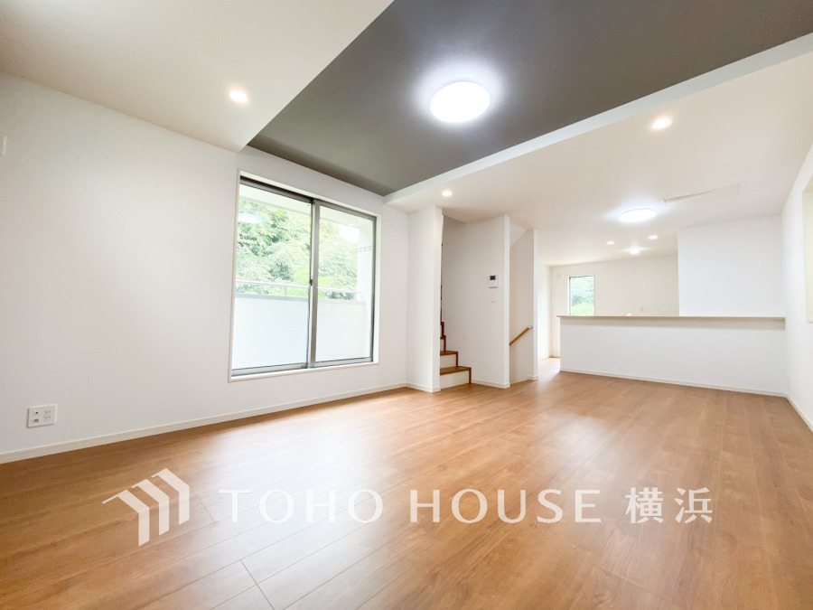 一日の中で多くの時間を過ごすことになる住まいだからこそ、いつも穏やかな空間であるように心掛けています。構成する建材などへの配慮が、住まう方の健康を守ります。