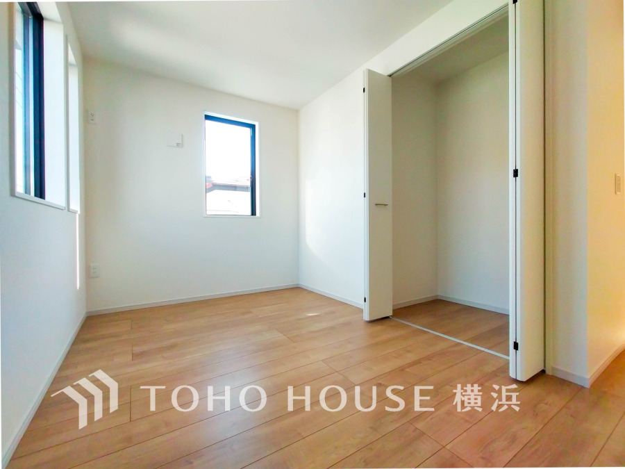 家族一人ひとりの大切なプライベート空間。趣味・感性で自由に演出できるよう、シンプルに仕上げた空間。暮らし心地を大きく左右する収納を、適材適所に配置し、使い勝手にも考慮しました。