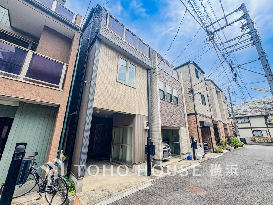 ここから始まる「日常」はご家族にとって大切で貴重な時間。少しでも豊かに、少しでも快適に。そんな想いから生まれた本邸宅は、これから先のお住まいをきっと支えてくれるはずです。