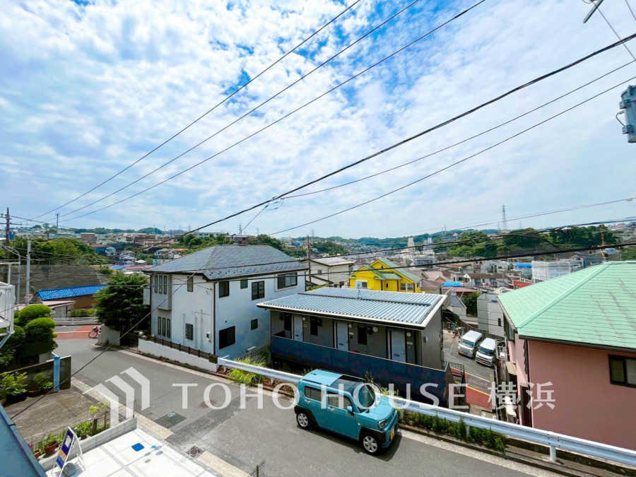開放感があり、遮るものもなく気持ちのいい景色が広がります。お部屋にも爽やかな風と暖かく柔らかな日差しが差し込み、毎日の暮らしを豊かに彩ります。
