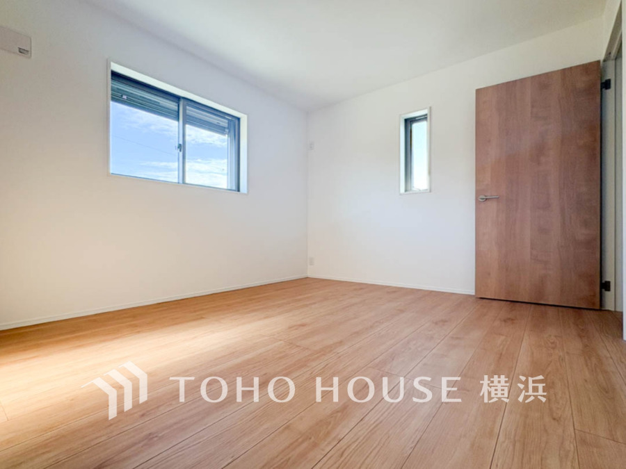 過ぎ行く時間をゆったりと感じることができる落ちついたプライベートルーム。リビングで楽しく過ごした後はゆっくり寛ぎの時間を満喫できます。静かな環境でリラックスタイムを愉しんで。