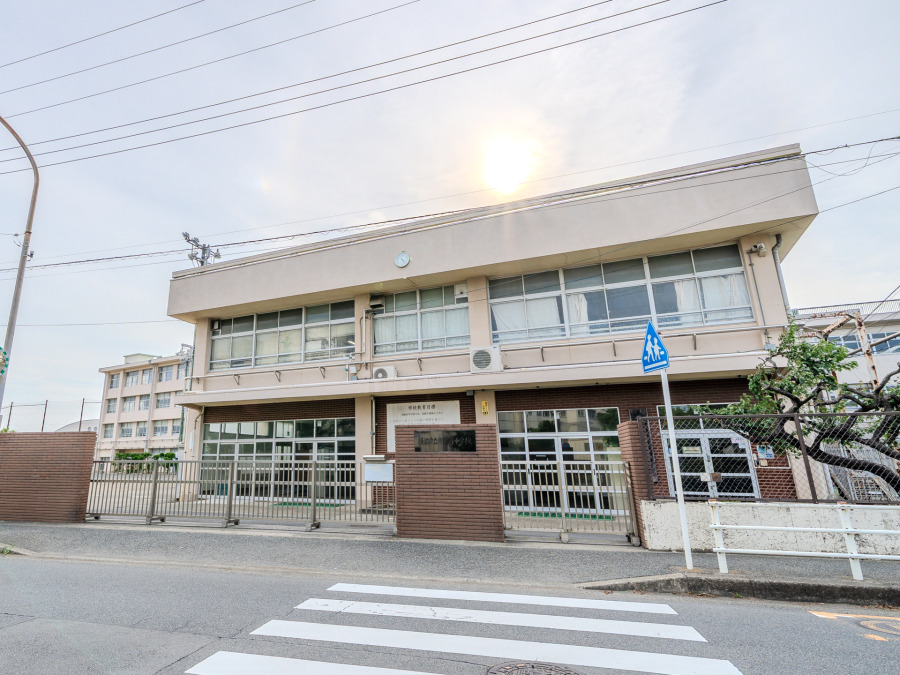 横浜市立南瀬谷中学校　約900ｍ