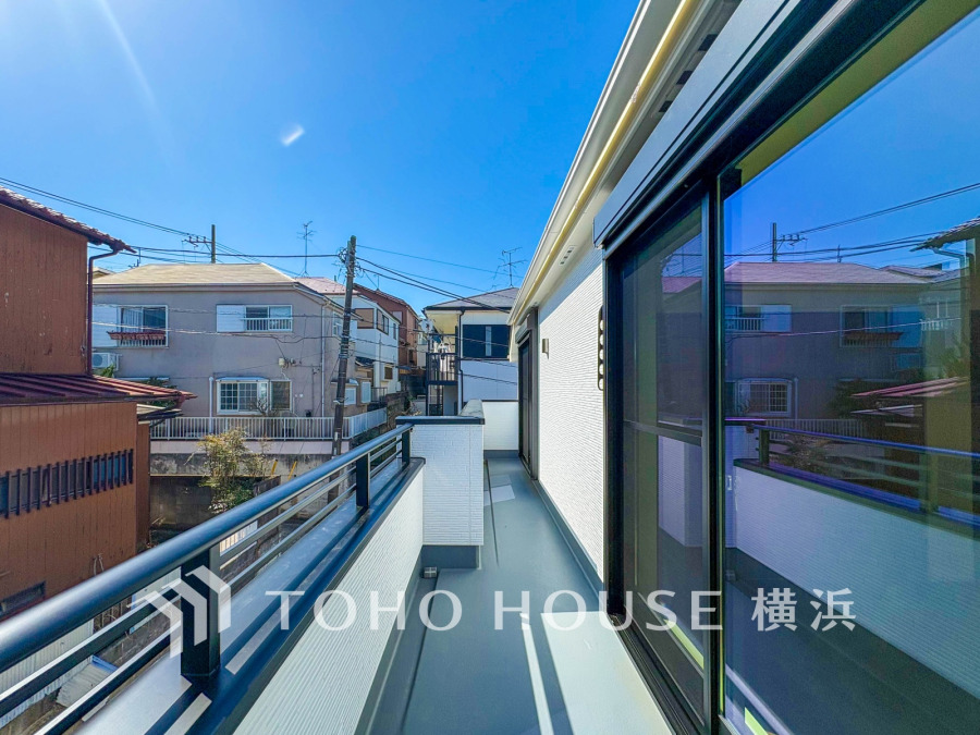 太陽に愛された邸は、陽当り・通風に優れた魅力的で快適さを追求した邸宅でした。ここに住むからこそ意味がある。