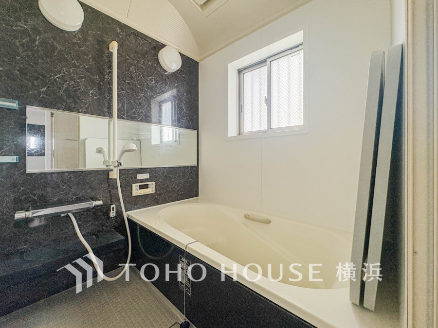 1日の疲れを取り心身を癒すことができる住まいの中のリラクゼーション空間、バスルーム。心からゆったりと寛いでいただけるよう、ゆとりのスペースを確保してます。