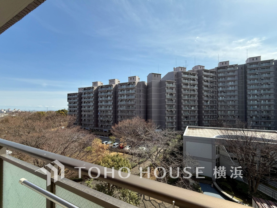 太陽に愛された邸は、陽当り・通風に優れた魅力的で快適さを追求した邸宅でした。ここに住むからこそ意味がある。そんな特別感に浸りながら、毎日をお過ごしして欲しいです 。