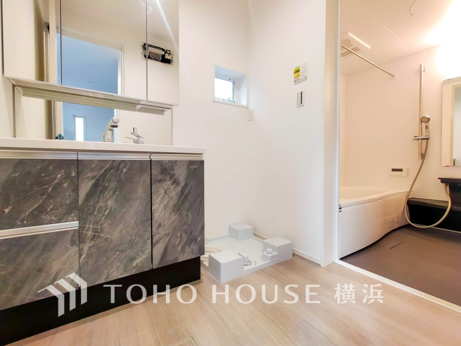 一日の始まりと終わりを心地よく演出してくれる、多彩な機能が備えられたパウダールーム。心地よいリフレッシュ空間です。