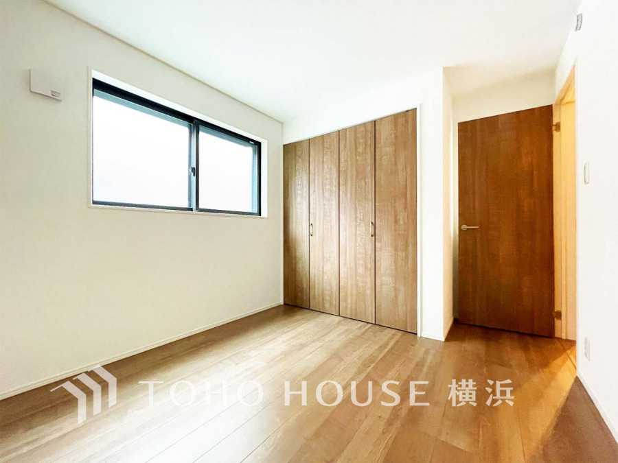 家族一人ひとりの大切なプライベート空間。趣味・感性で自由に演出できるよう、シンプルに仕上げた空間。暮らし心地を大きく左右する収納を、適材適所に配置し、使い勝手にも考慮しました。