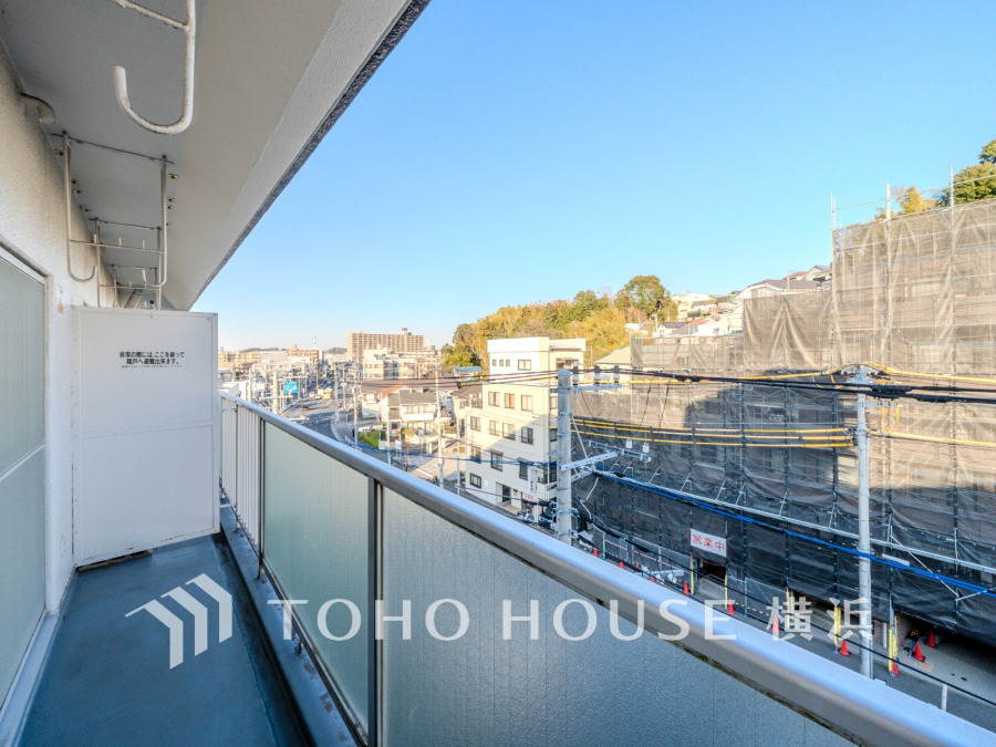 気持ちのいい空が見渡せるバルコニー。爽やかな風を感じて、心躍る素敵な暮らしがはじまります。
