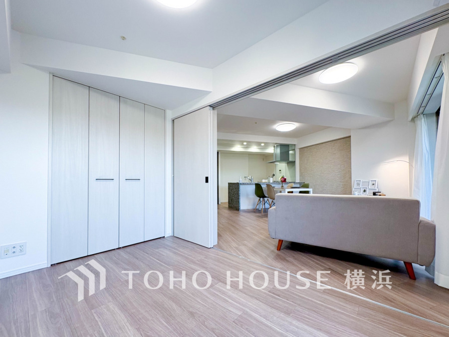 リビングに隣接した洋室は、引き戸を開け放してLDK空間を共有しながら開放的に使うこともできます。
