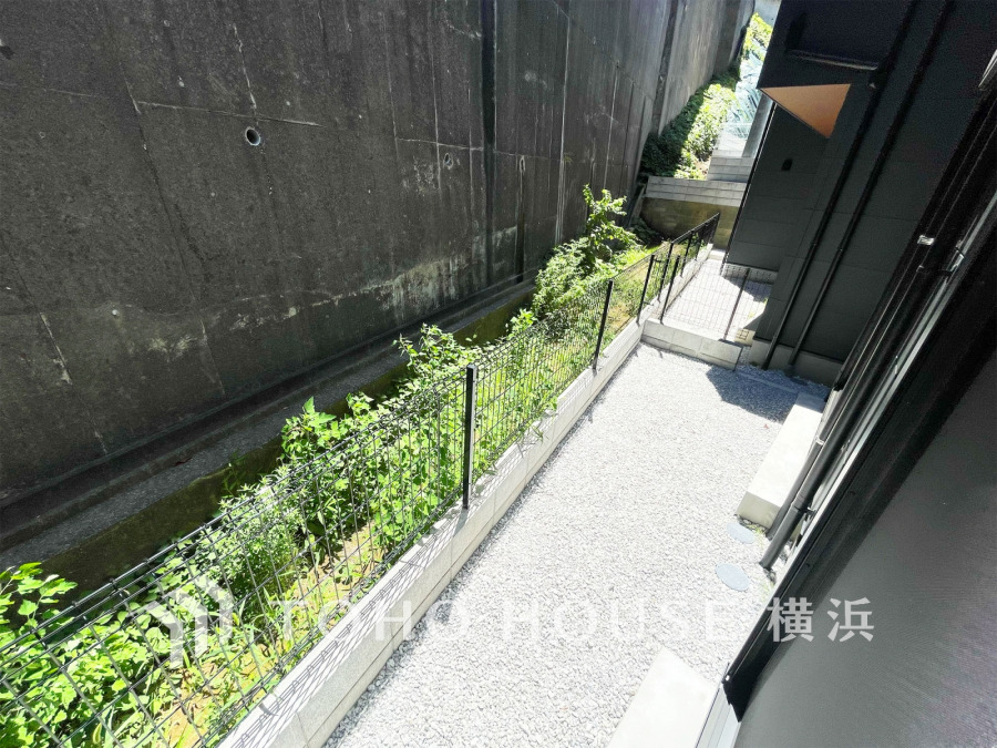 ちょっとしたお庭スペースが日常に癒しをプラスします。