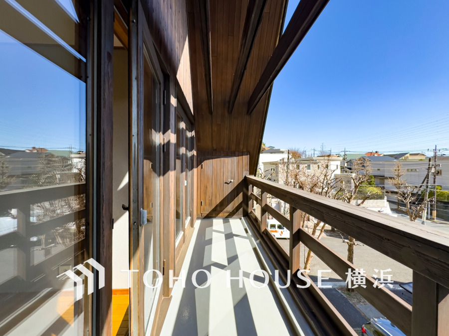 気持ちのいい空が見渡せるバルコニー。爽やかな風を感じて、心躍る素敵な暮らしがはじまります。
