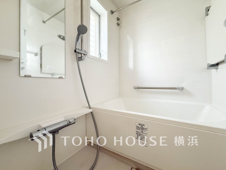 1日の疲れを取り心身を癒すことができる住まいの中のリラクゼーション空間、リラックスできるよう優しいカラーをチョイスしました。時を忘れるほどのんびりできる空間に。