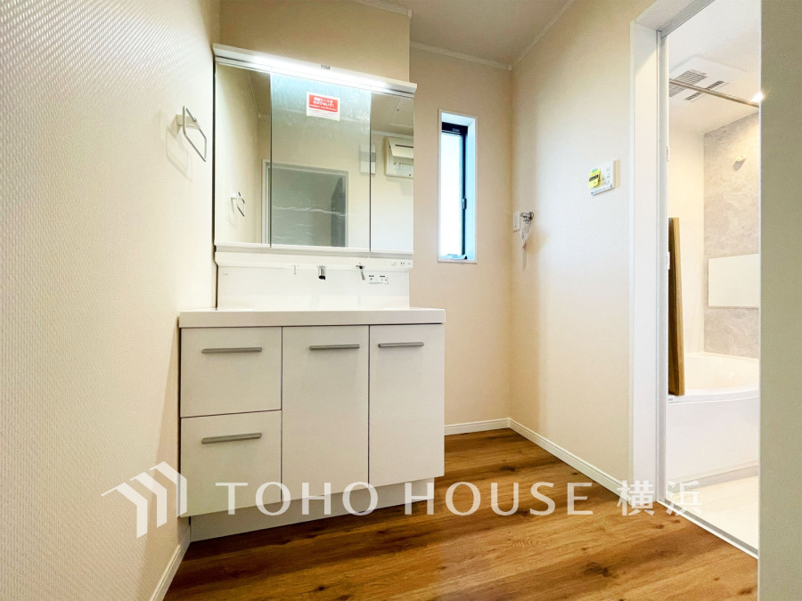 多彩な機能が備えられたパウダールーム。心地よいリフレッシュ空間です。