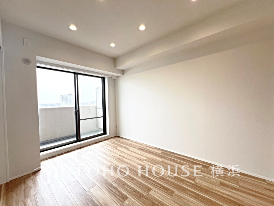 1日の疲れを癒し、心地よく寛げるようゆったりとした広さを確保しています。プライベートタイムをより優雅に穏やかに…。落ち着いた雰囲気を紡ぎます。