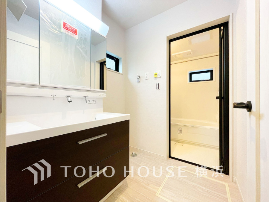 一日の始まりと終わりを心地よく演出してくれる、多彩な機能が備えられたパウダールーム。心地よいリフレッシュ空間です。