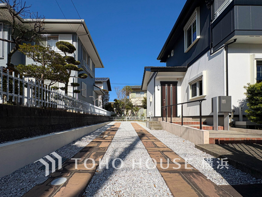 カースペースには2台駐車可能です。（車種によります）