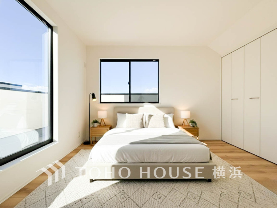 穏やかな寛ぎを届ける上質仕様のゆとりあるお部屋。自分時間を充実させながら心豊かにできるプライベート空間。（家具・調度品はAI加工です）