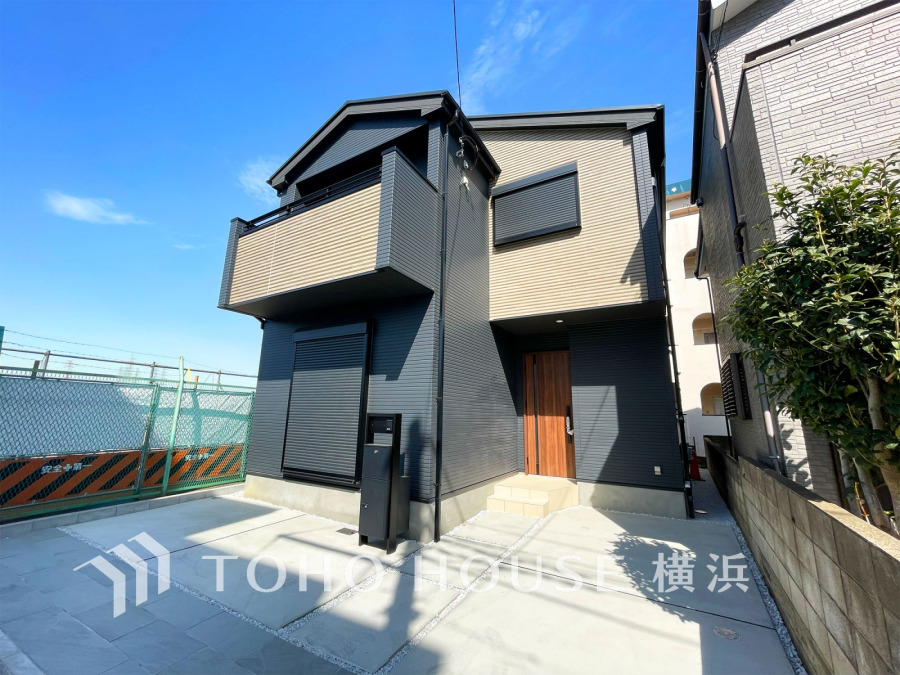 爽やかな青空の下に贅沢なほどに降り注ぐ陽光、豊かな居住性と、クオリティが見事に調和した住空間は、住まうことの喜びを感じさせてくれます。 