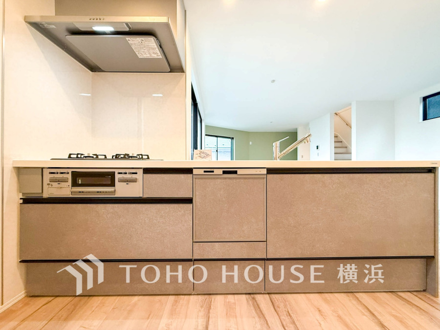 長い時間滞在するキッチンだからこそ、食事の準備を楽しい時間に、忙しい時でもスムーズに無駄なく作業できる、お手入れも簡単にできるなど、毎日を楽しくするキッチンスペースに仕上げました。