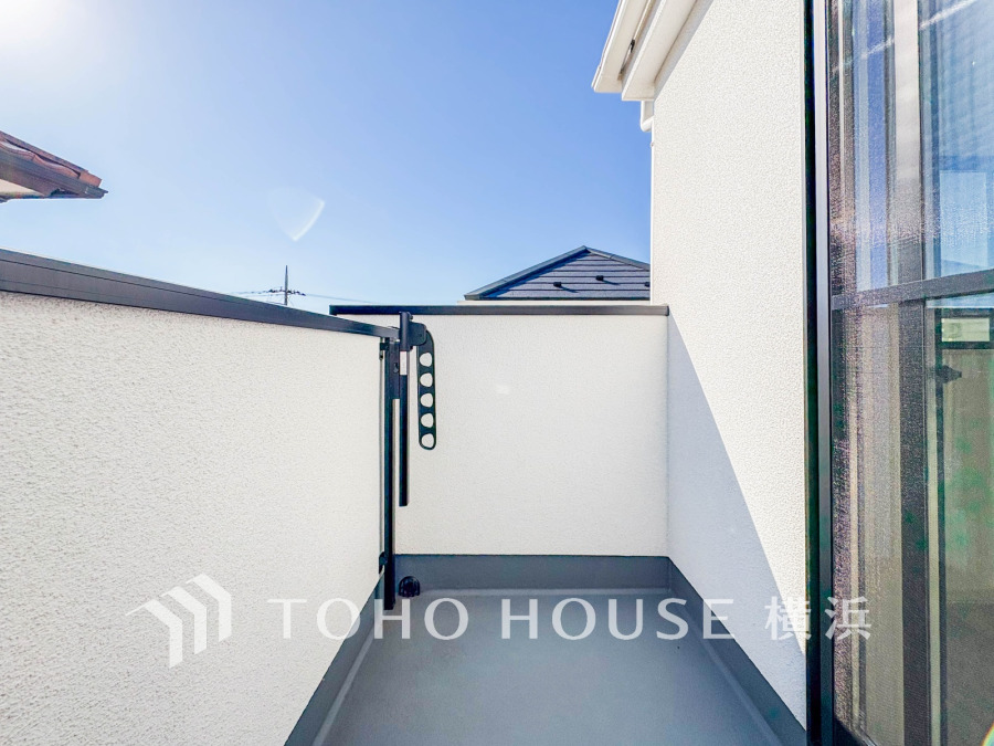 太陽に愛された邸は、陽当り・通風に優れた魅力的で快適さを追求した邸宅でした。ここに住むからこそ意味がある。